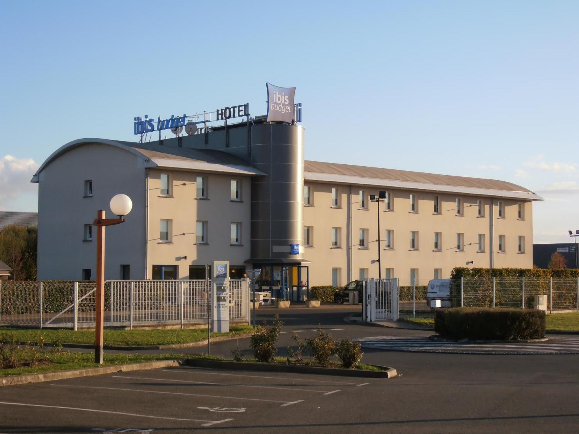 Ibis Budget Meung Sur Loire Exteriör bild
