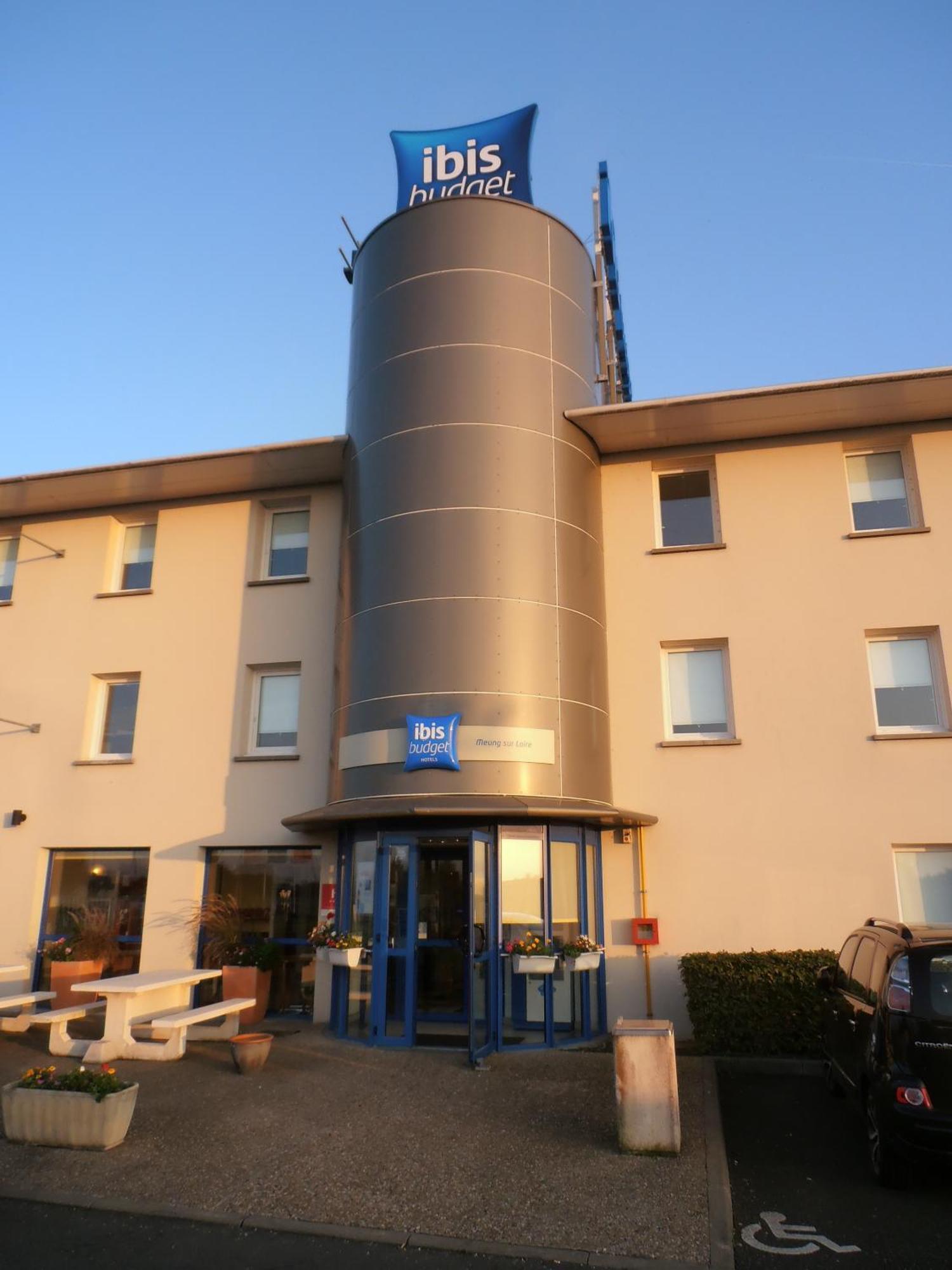 Ibis Budget Meung Sur Loire Exteriör bild